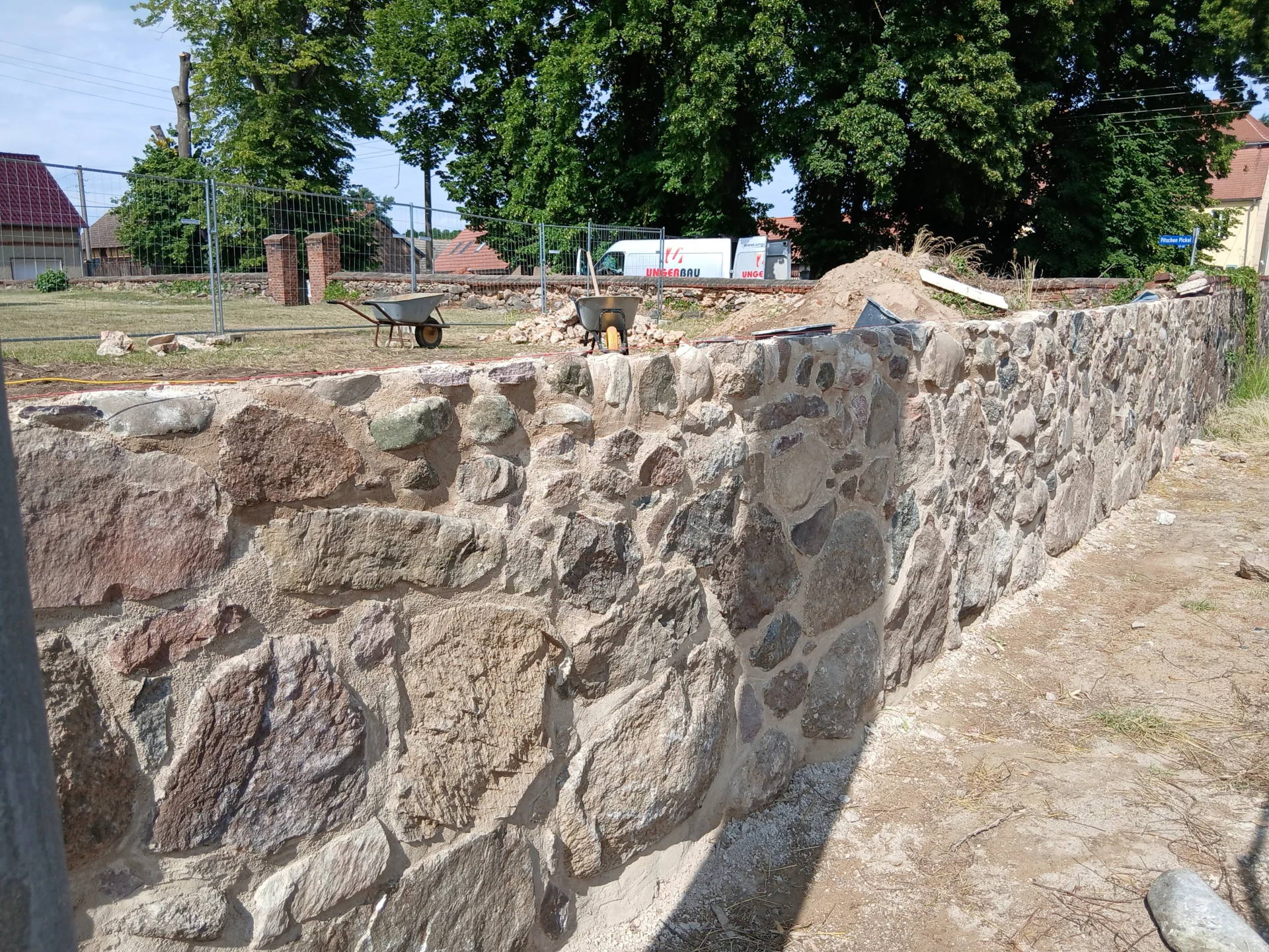Feldsteinmauer neu 