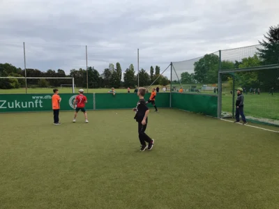 Vorschaubild: beliebter Pausensport: Fußball