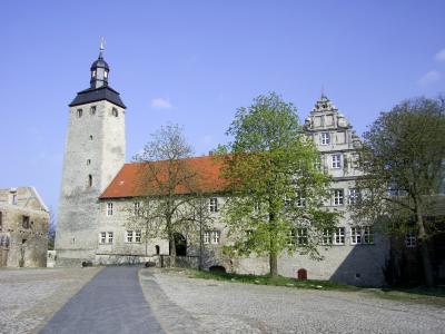 Westansicht der 800jährigen Burganlage
