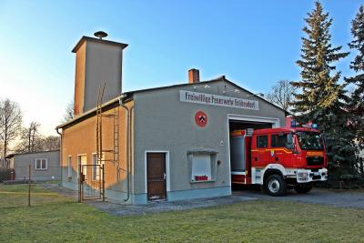 Feuerwehrgerätehaus Gräbendorf mit dem TLF 20/40