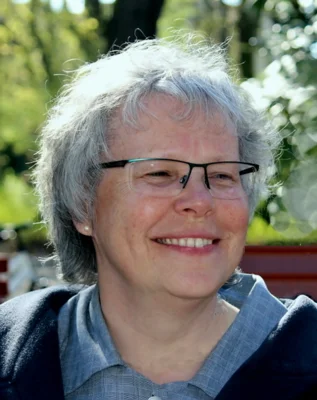 Frau Gabriele Ayx