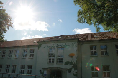 Foto von der Schule und Hort Breddin