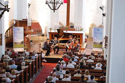 Foto zu Meldung: Leipziger Streichquartett verzaubert Calauer Stadtkirche