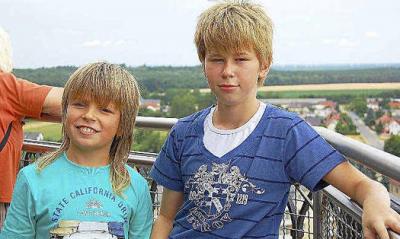 Foto zu Meldung: Josef und Kevin &uuml;ber den Calauer D&auml;chern