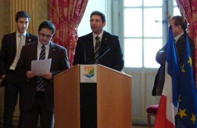 Foto zu Meldung: Städtepartnerschaft mit Châlons-en-Champagne besiegelt