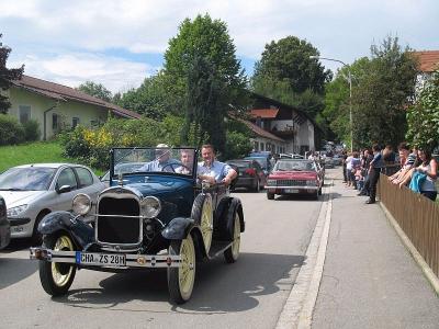 Foto zur Meldung: 250 Fahrzeuge der Seniorenklasse in Prackenbach zu sehen 