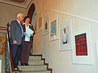 Foto zu Meldung: Grafiken zum Thema �Netzfrequenzen� im Calauer Rathaus