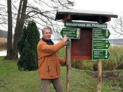 Foto zu Meldung: Immer mehr Wanderer entdecken den Mellensee Tourismus Verein stellte neue Informationstafel auf 