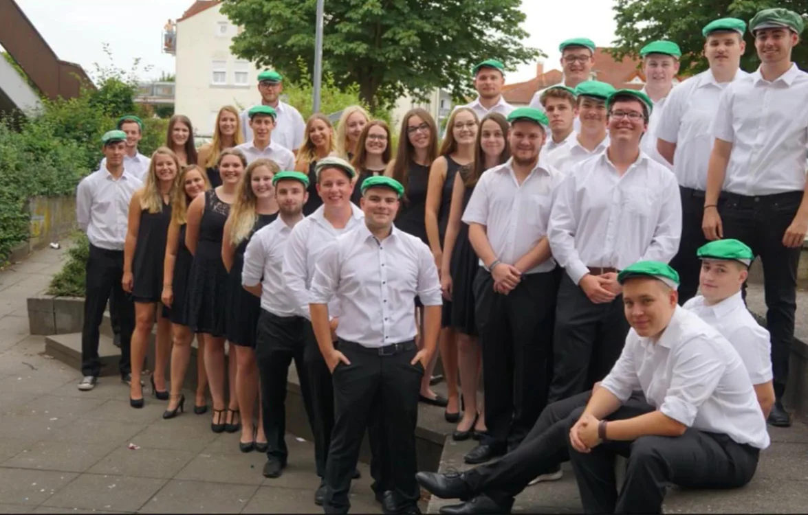 Gruppenfoto auf einer Treppe