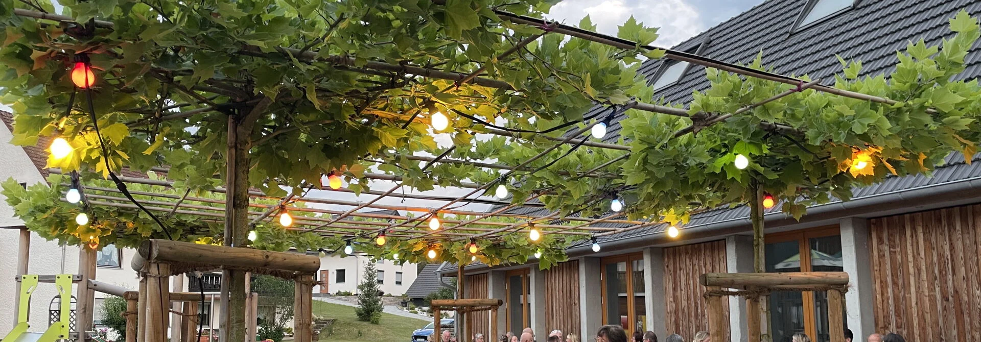 Dorfhaus-Biergarten 2026 | zur Startseite