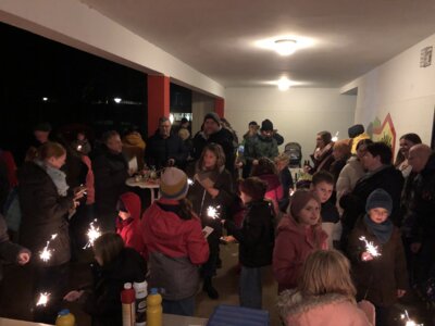Meldung: November 2024 - Grundschule Handarpe leuchtet im Herbst