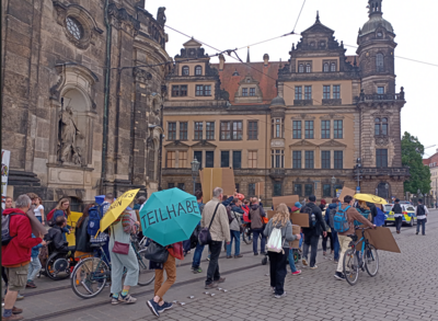 Foto zur Meldung: Engagierter Protest am sächsischen Landtag für selbstbestimmtes Leben