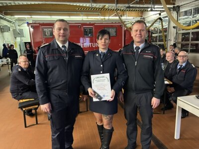 Foto zur Meldung: Ehrennadel der Kreisjugendfeuerwehr (02/2024)