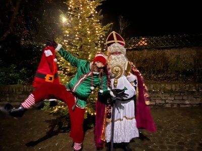 Besuch des Nikolaus bei Kindern in Gillenbeuren