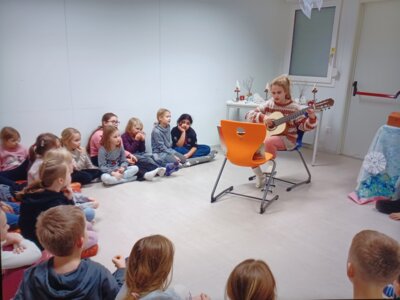 Weihnachtsfeier in der OGS (Bild vergrößern)