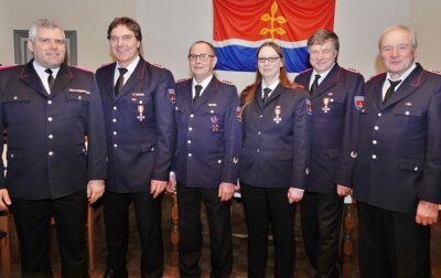 Geehrte v.l. - van het Loo, Griese, Hübner, Kelling, D.Harder, G.Harder