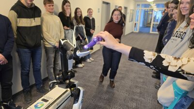 Die Roboterhunde sind los am BSZ! (Bild vergrößern)