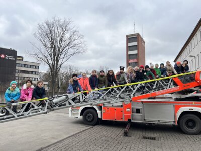 Foto zur Meldung: Zu Besuch bei der Berufsfeuerwehr (Klasse 3b)