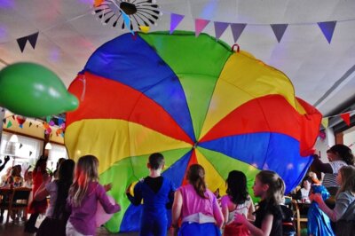 Foto zur Meldung: So bunt war Fasching ’25 beim VVV Schmalensee