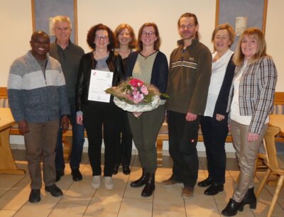 Meldung: Bärbel Kargl neue Harrlinger Kirchenpflegerin - bisherige Kirchenpflegerin Josefine Laumer verabschiedet