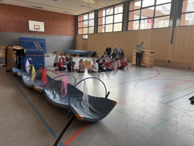 Feuerfüchse unter Atemschutz (Bild vergrößern)