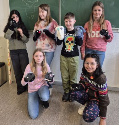 Foto zur Meldung: Handpuppen-Zauber in der Kunst-AG