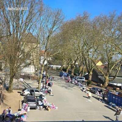 Flohmarkt (Bild vergrößern)