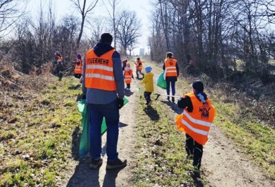 Foto zur Meldung: Großartige Beteiligung am Schmalenseer Dorfputz 2025