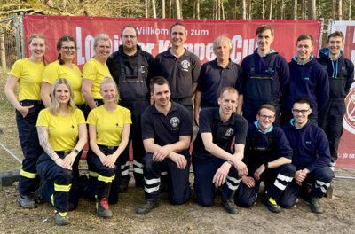 Die Plätze drei, eins und zwei sicherten sich (v. li.) die Gartower Firebabes I, Luckau II sowie Lemgo. (Bild vergrößern)