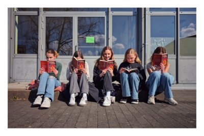 Lesen in Vertretungsstunden (Bild vergrößern)