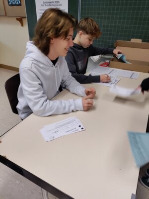 Juniorwahl an der MS Sennfeld (Bild vergrößern)