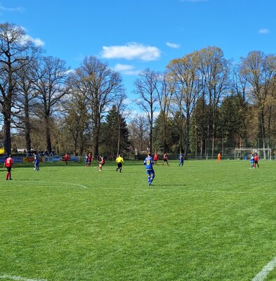 Foto zur Meldung: Fußball: Herbe Niederlage für die Erste - die Wochenendergebnisse