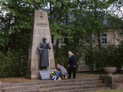 Kranzniederlegung am 8. Mai