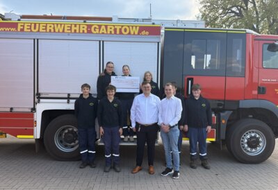 Meldung: Weihnachtsmarkt-Tombola bringt 1.000 Euro für Jugendfeuerwehr Gartow
