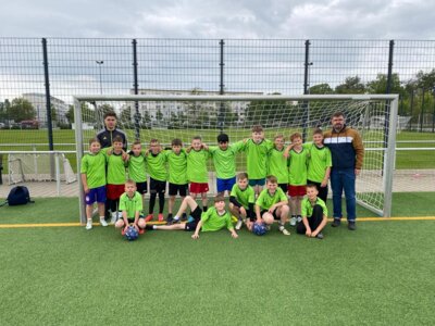 Siegreich im Straßenfußballturnier der Grundschulen