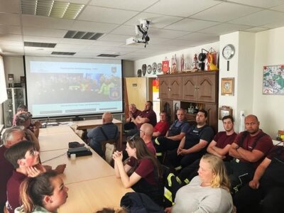 Foto zur Meldung: Einsatznachsorgeteam bei der FF Weisen