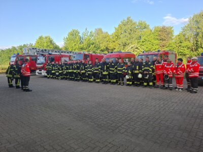 Foto zur Meldung: Gemeinsamer Ausbildungsdienst Einheit West der FF Pritzwalk und DRK Falkenhagen