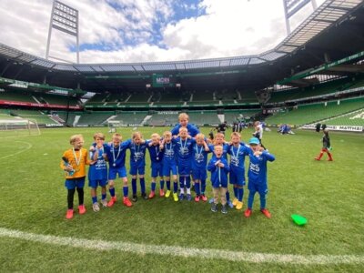 Unsere U9 im Weserstadion (Bild vergrößern)
