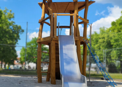 Foto zur Meldung: Spielturm an der Rosenaue