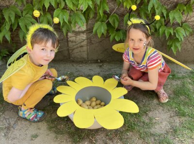 Musikaufführung Kita Rath "Wasserblecher Kinder" am 10.05.2025 (Bild vergrößern)