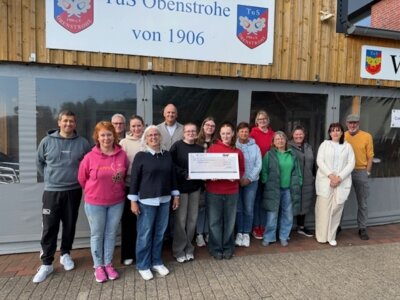 Meldung: Übergabe der Einnahmen aus Getränkeverkauf Spendenturnier "Friesland zeigt Pink"