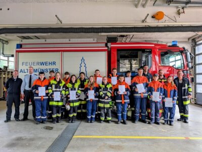 Neue Einsatzkräfte für die Feuerwehr Tandern (Bild vergrößern)