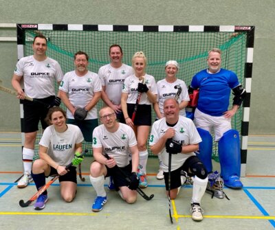 Die Elternmannschaft des HC Königs Wusterhausen erkämpft sich wieder Silber in Meerane