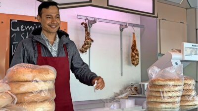 Foto zur Meldung: Feinkost Zemary Nabizada zurück auf dem Wochenmarkt