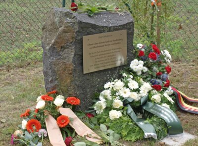 Foto zur Meldung: Kranzniederlegung am 20. Juli