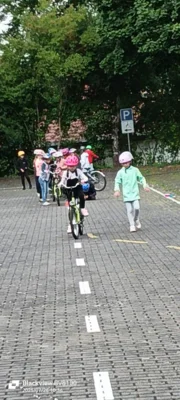 Radfahrübung der 2 Klassen - Sicher unterwegs auf zwei Rädern