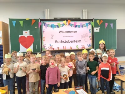 Buchstabenfest der 1. Klasse (Bild vergr&ouml;&szlig;ern)