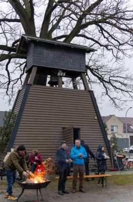 An der Glocke wird es zum Weihnachtssingen gemütlich. (Foto: Peter Becker)