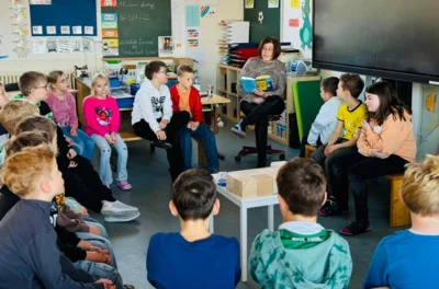Vorlesetag 2025 im Schulhaus Hollstadt
