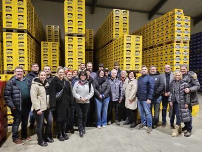 Schwarzhofener Heimatfest-Organisatoren besuchen Brauerei Rhan
